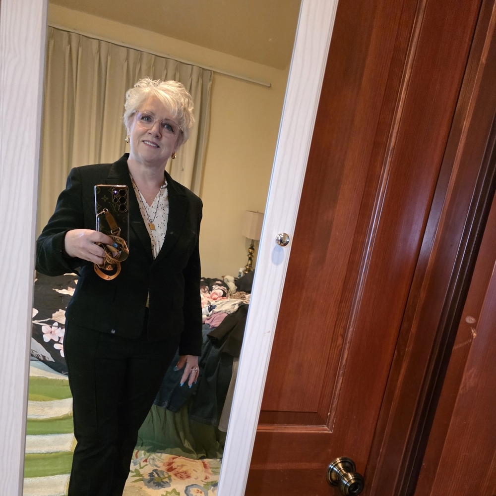 Meet your Posher, Lisa